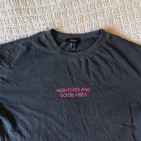 Graphic tee - Picture 2 of 3